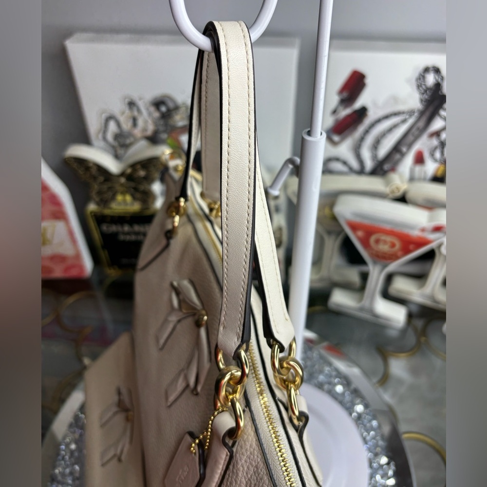 Coach 2018 Small Kelsey bow Satchel w/matching wallet EUC - Picture 10 of 14